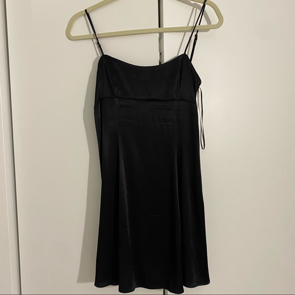 Little black dress, XS however I’m usually a Small. Pretty much new. Zara